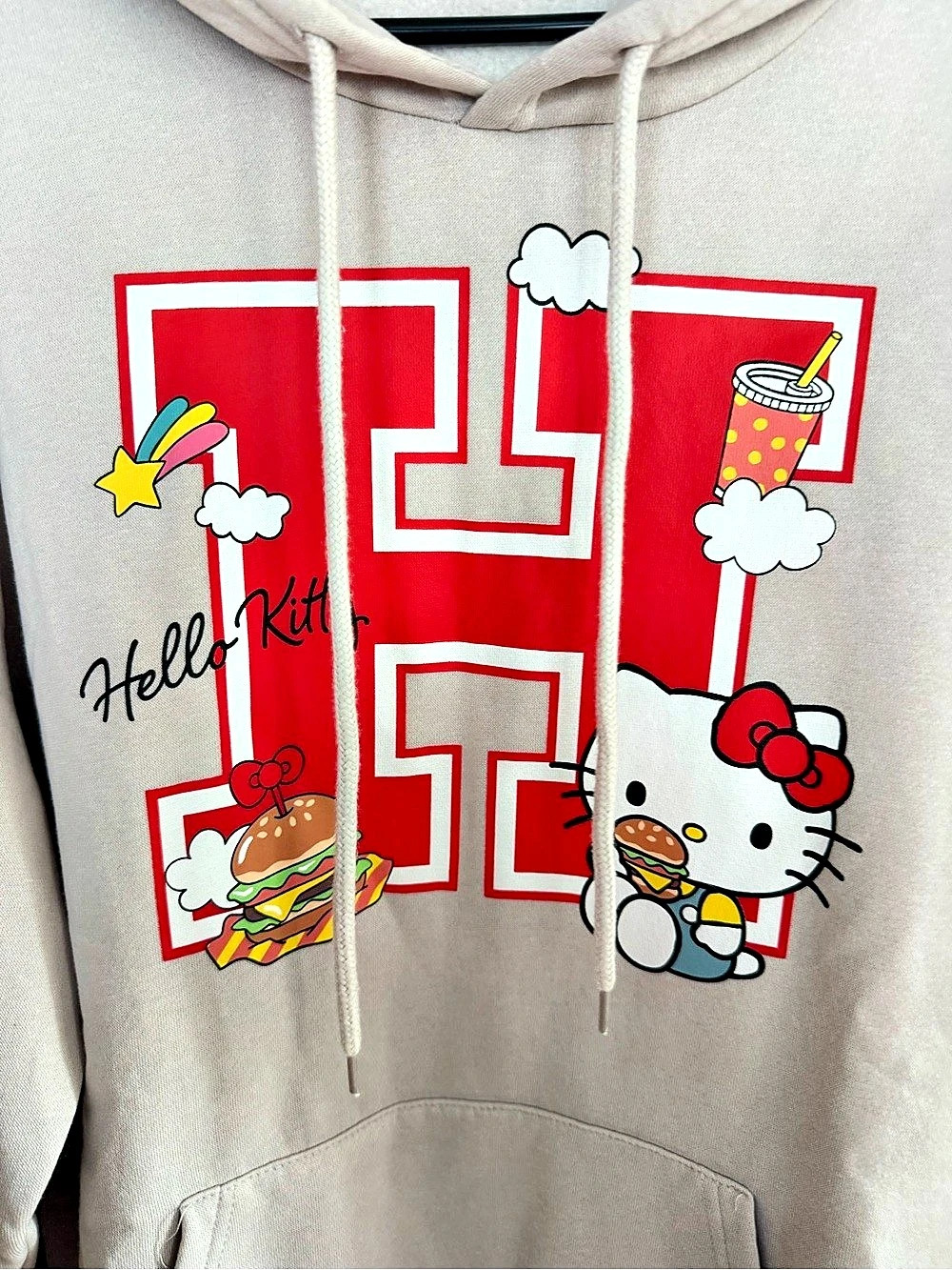 Hello Kitty Aeropostale Graphic Hoodie Medium Gray & Red Like New - Picture 2 of 4